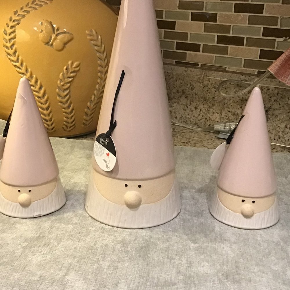 NWT Debi Lilly Pink Ceramic Gnome set (3)